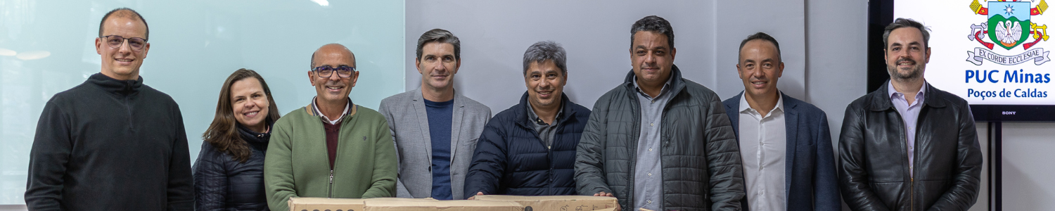 PUC Minas Poços de Caldas realiza entrega de equipamentos médicos para Prefeitura Municipal 